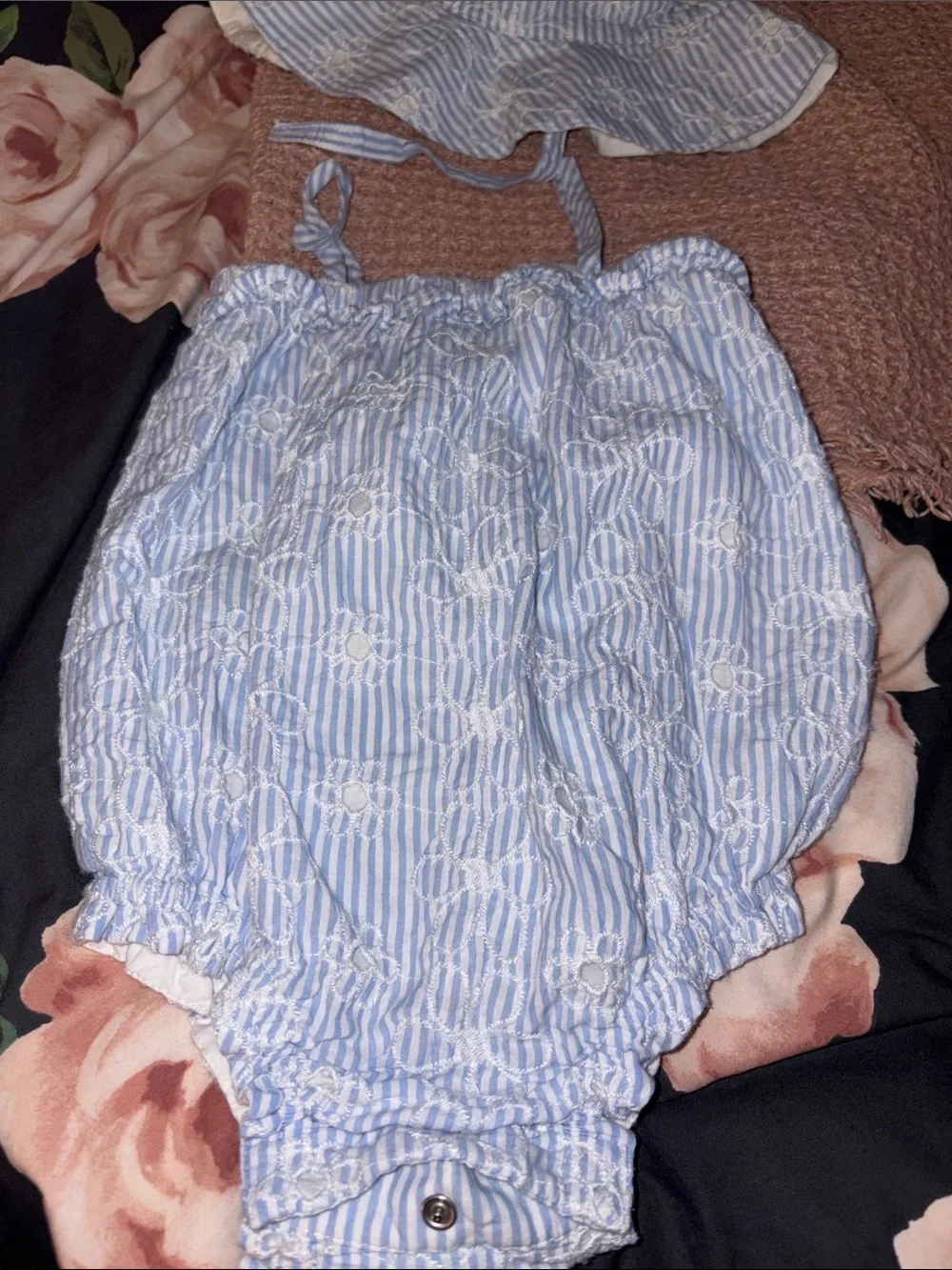 💋 BABY GAP  blue white romper with hat
